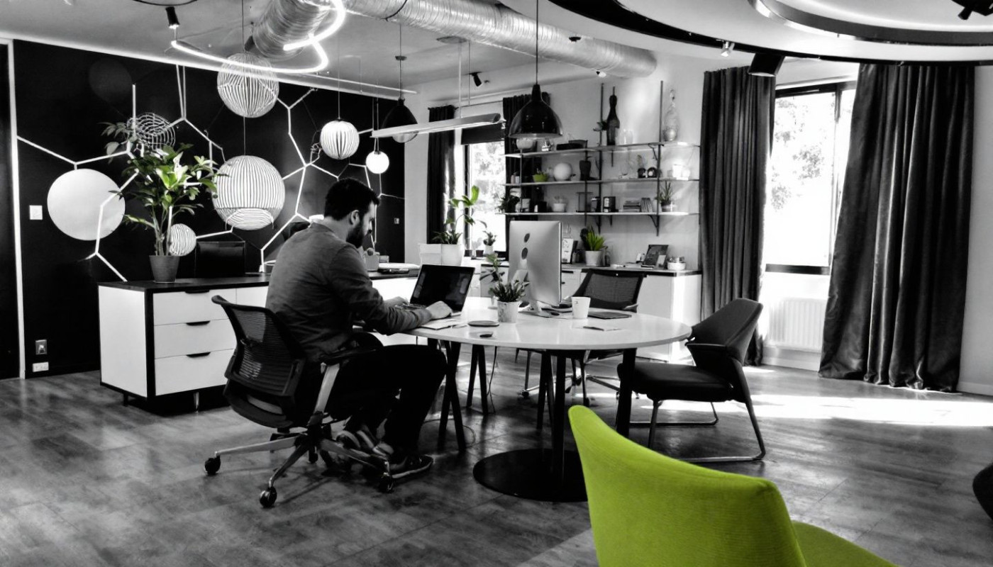 Comparing Costs: Traditional Offices Versus Coworking Spaces